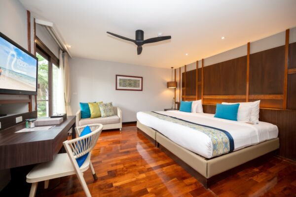Rooms & Villas