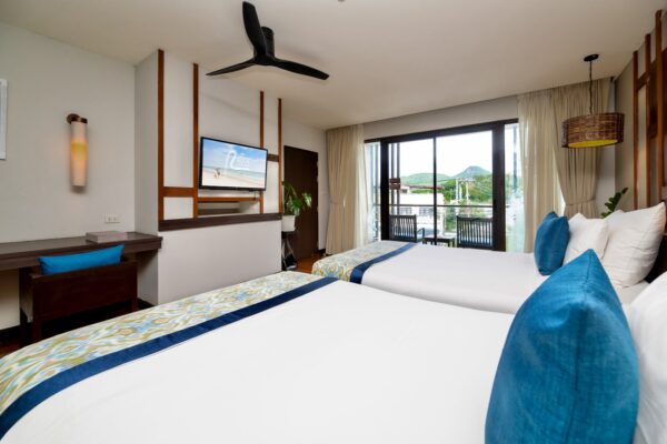 Rooms & Villas