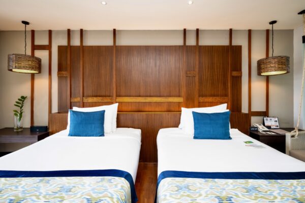 Rooms & Villas
