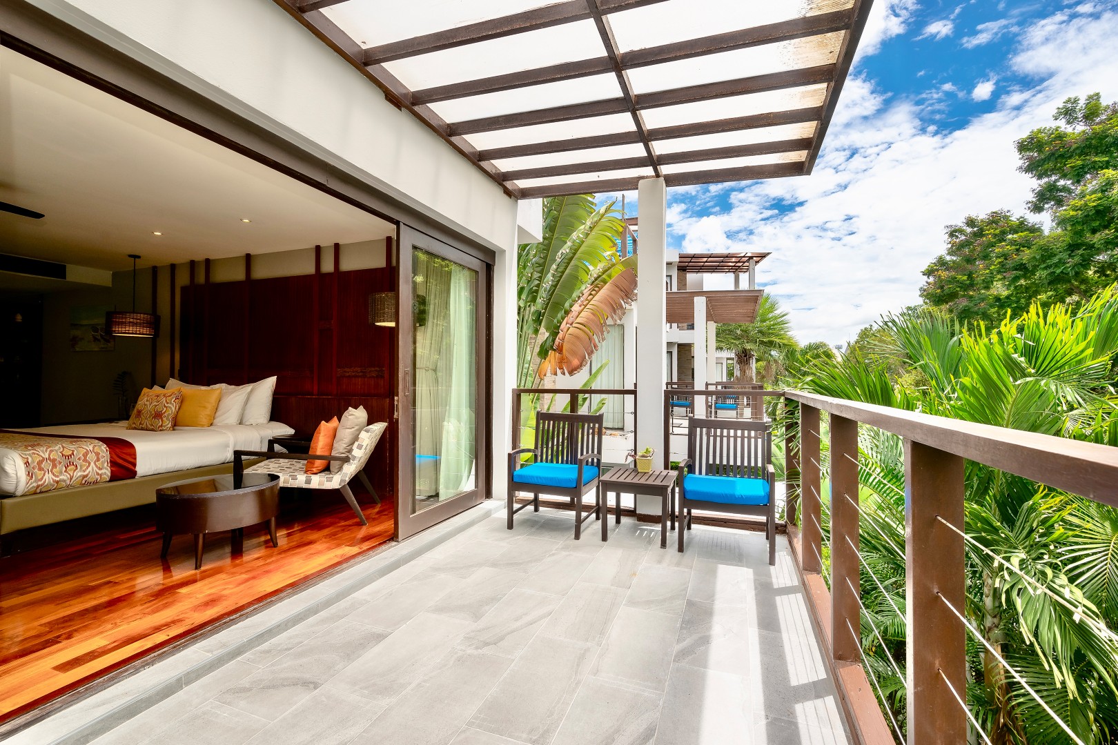 Pearl Suite