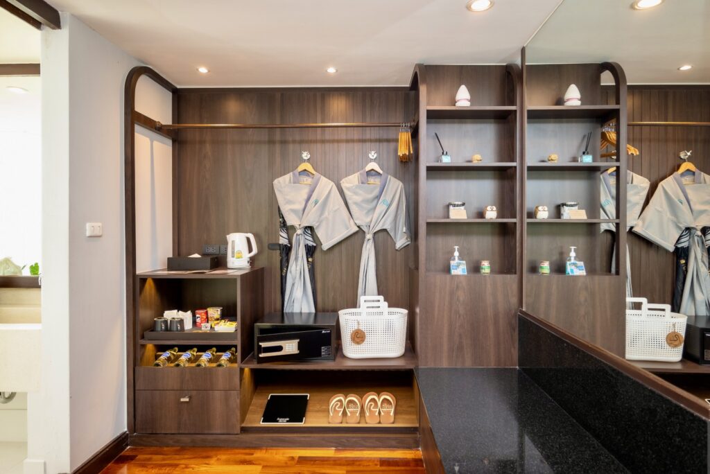 Pearl Suite