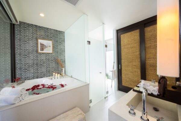 Rooms & Villas