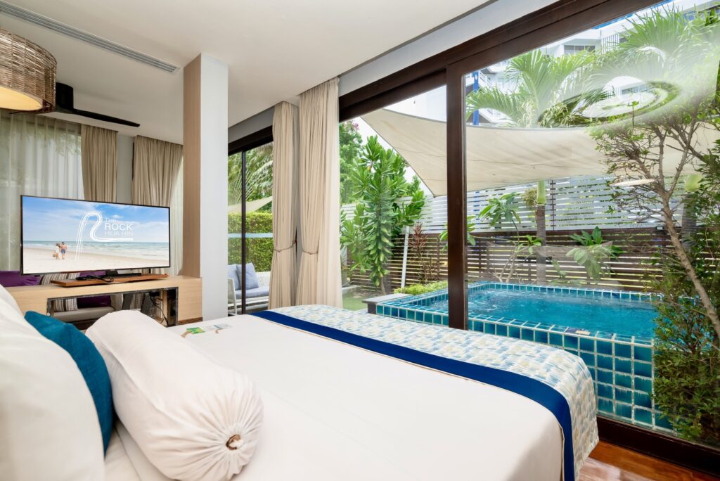 Qualia Jacuzzi Pool Villa