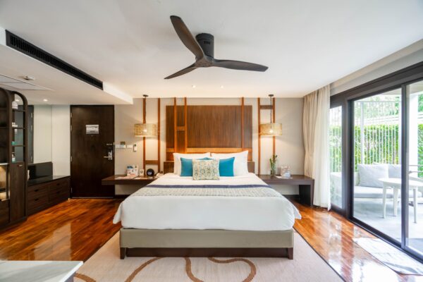Rooms & Villas