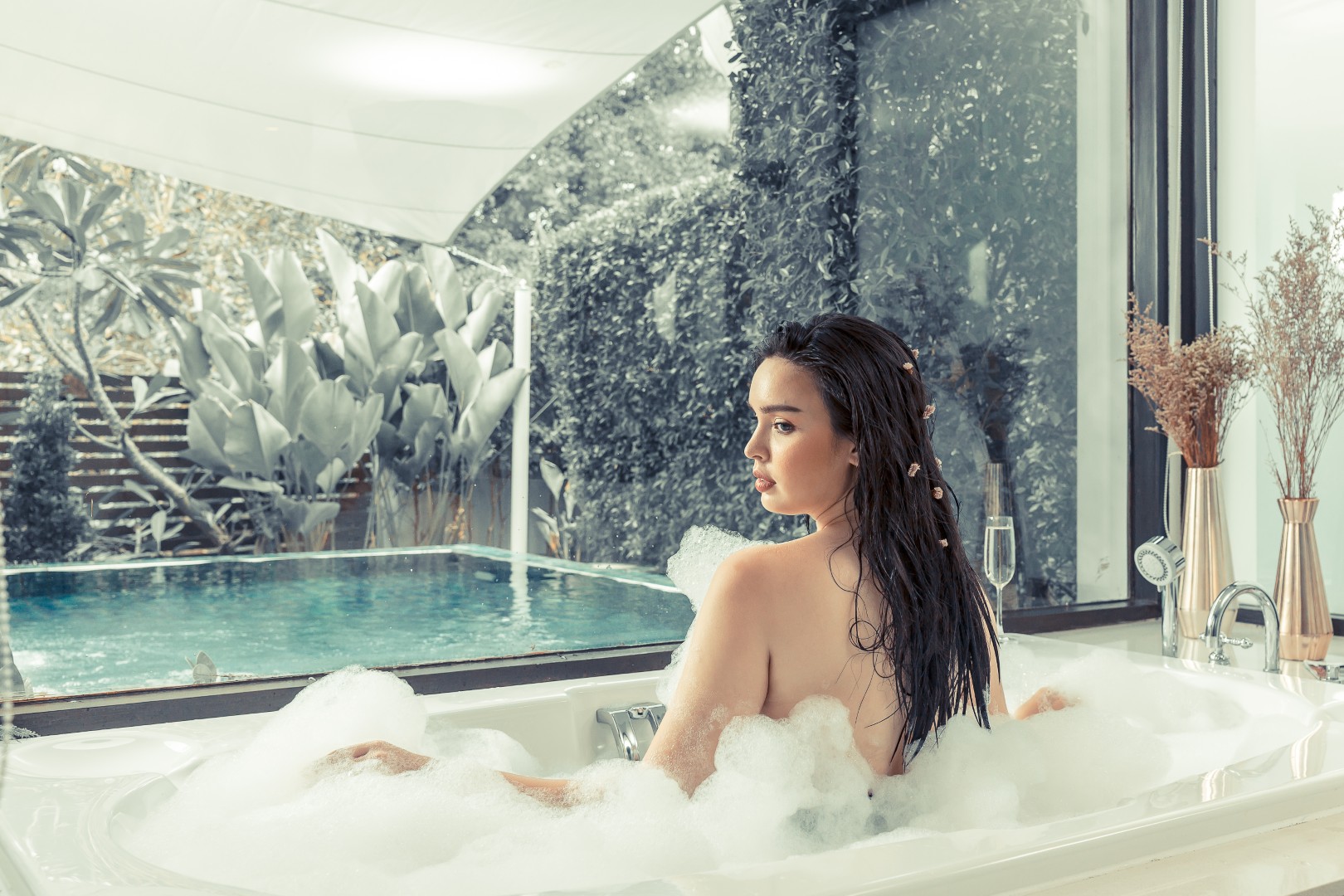 Zen+ Plus Jacuzzi Pool Terrace