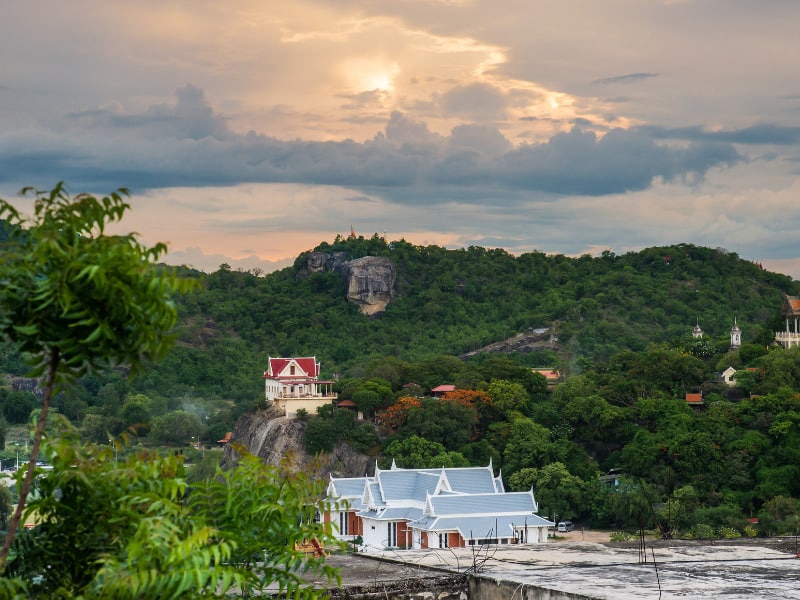 1.วัดเขาตะเกียบ - The Rock Hua Hin