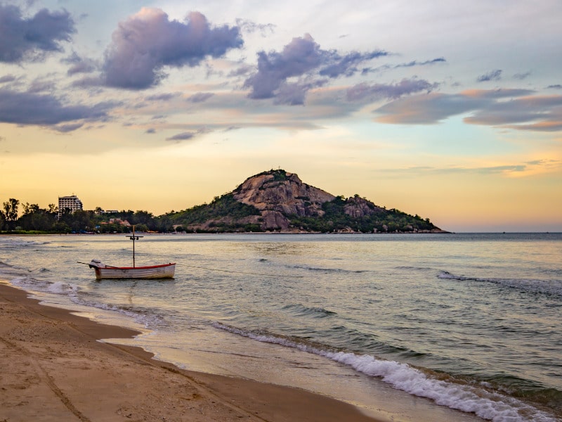 2.สวนสนประดิพัทธ์ - The Rock Hua Hin