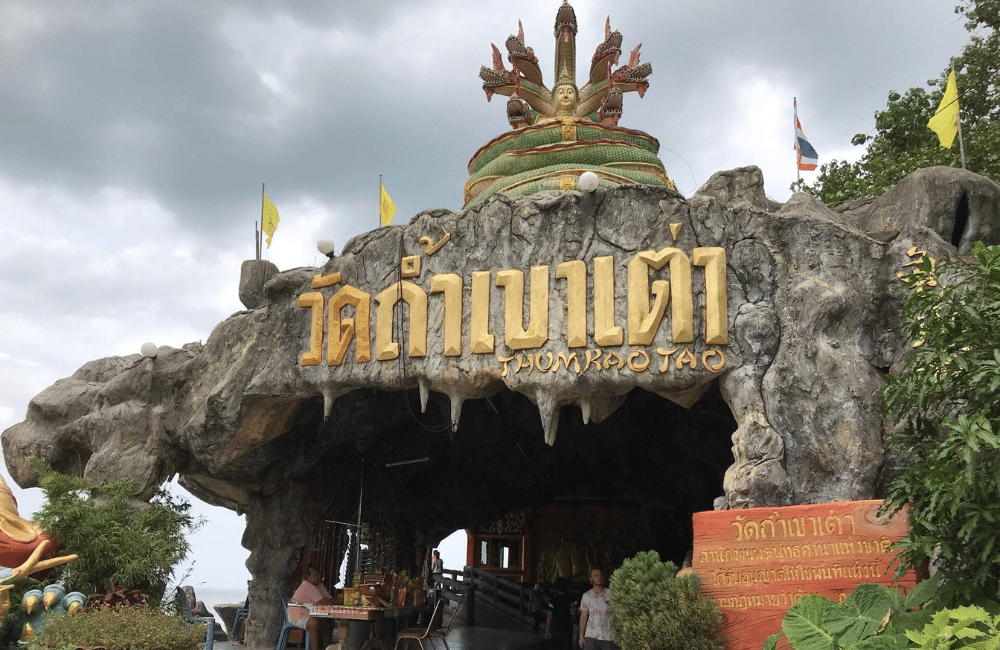 ชมวิวทะเลบนวัดถ้ำเขาเต่า สักการะสิ่งศักดิ์สิทธิ์บนยอดเขา - The Rock Hua Hin