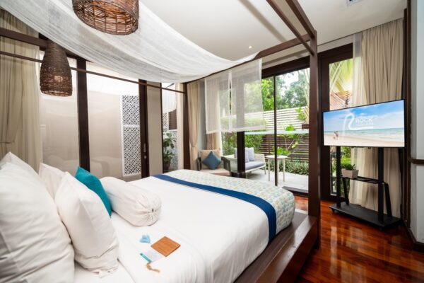 Rooms & Villas