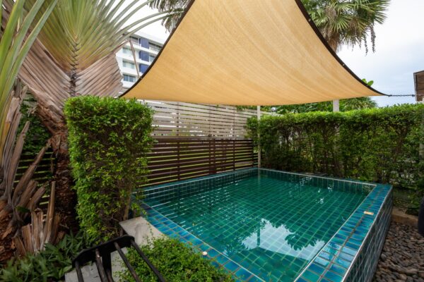 Rooms & Villas