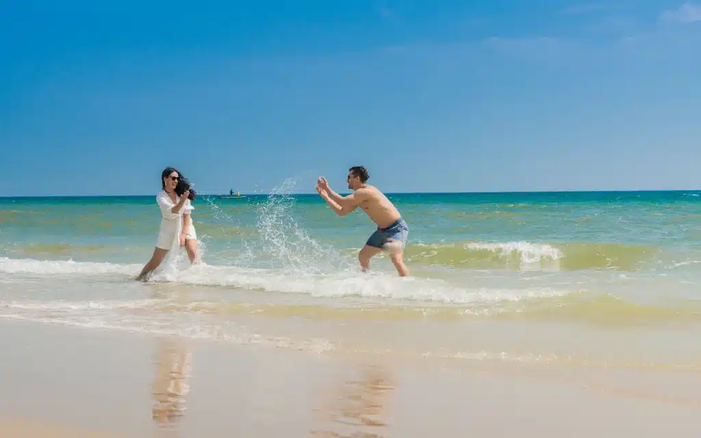 หนีร้อนมาสาดความสุข! เช็กลิสต์สนุกกับ "วันสงกรานต์หัวหิน 2026" แล้วพักผ่อนรับลมทะเลสุดชิลล์ที่ เดอะ ร็อค หัวหิน