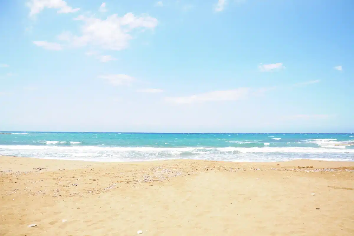 หาดทรายน้อย