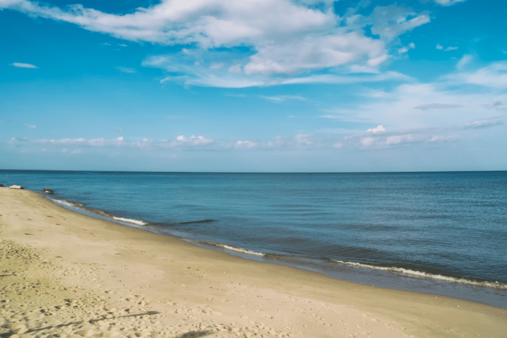 How to Choose a 'Luxury Boutique' Hotel for Private Relaxation: The Enchantment of Gulf Views at The Rock Hua Hin