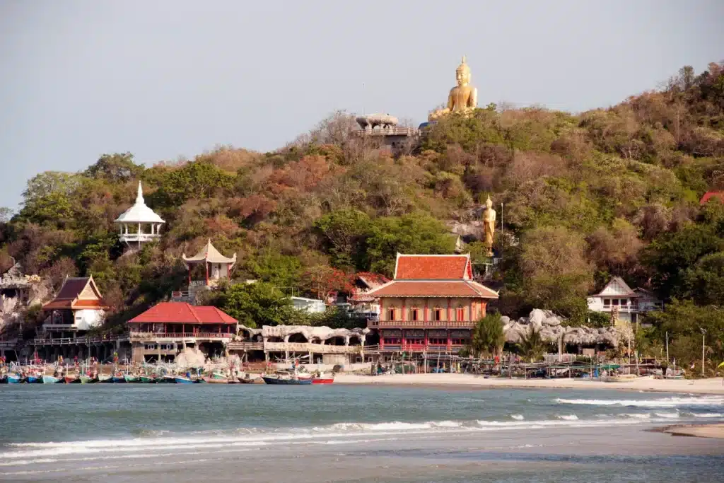 Wat Tham Khao Tao