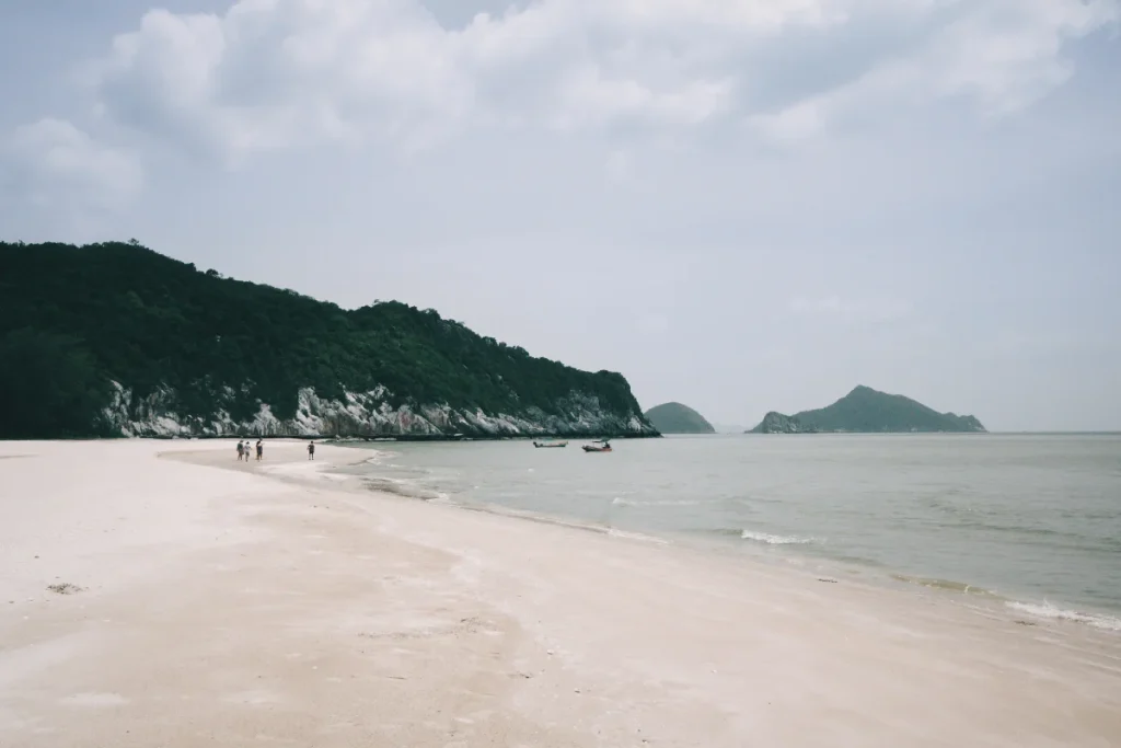 สถานที่ท่องเที่ยวบริเวณถ้ำพระยานคร